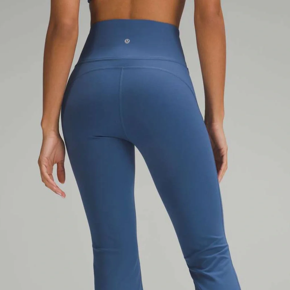 Lululemon Groove Super-High-Rise Flared Pant Nulu  Size 2